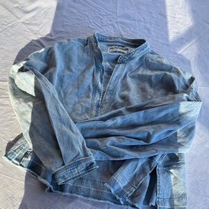We The Free Chambray Denim Women’s Size Small Cut Off Cropped Cotton Blouse